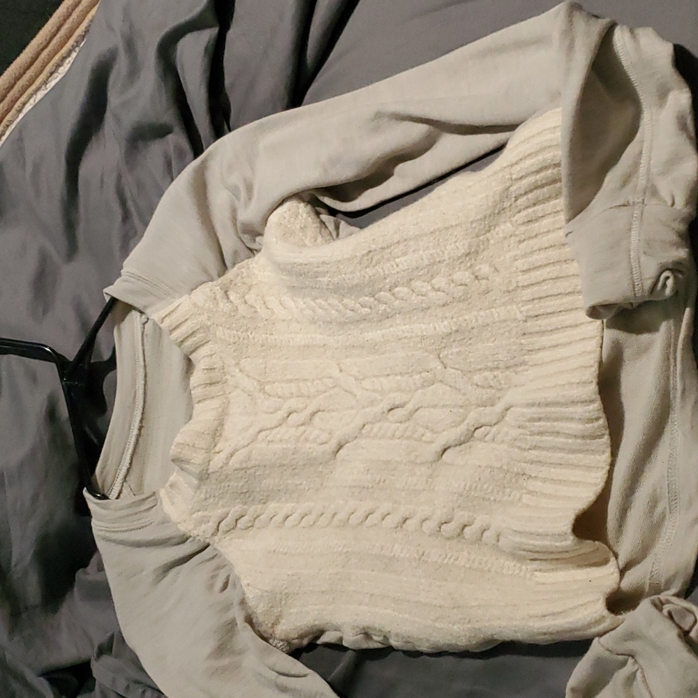 Lululemon long-sleeved Sweater shirt